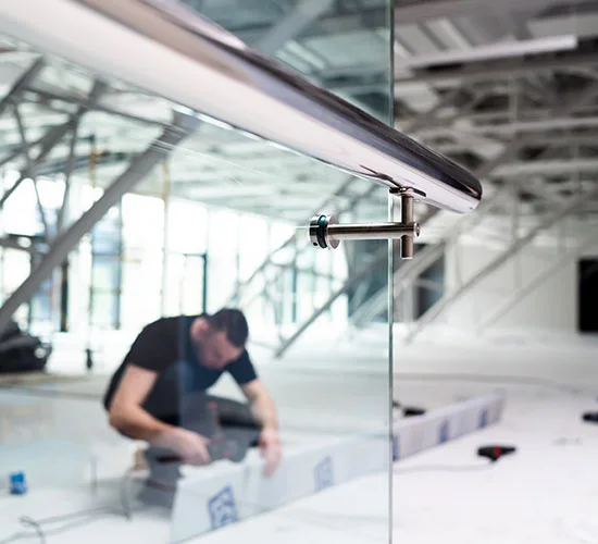 Miami Lakes, FL highly skilled glass repair technicians